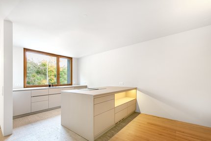 Maßgeschreinerte Design-Einbauküche