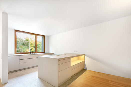 Maßgeschreinerte Design-Einbauküche