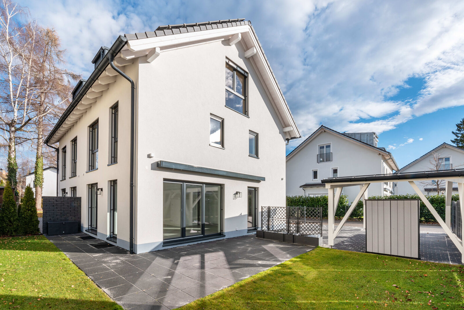 Garten mit Terrasse