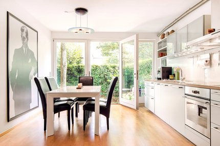 Bright, high-quality fitted kitchen from Poggenpohl