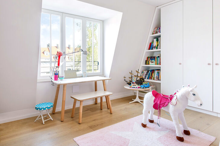 Lichterfülltes Kinderzimmer