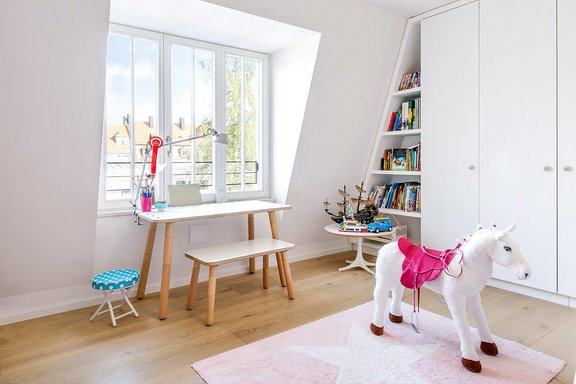 Lichterfülltes Kinderzimmer