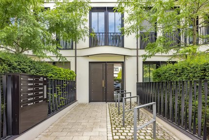 Edle Mehrfamilienhaus-Villa