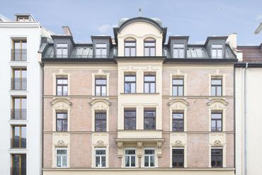 Exclusive 3-room old building apartment with two balconies in best city center location
