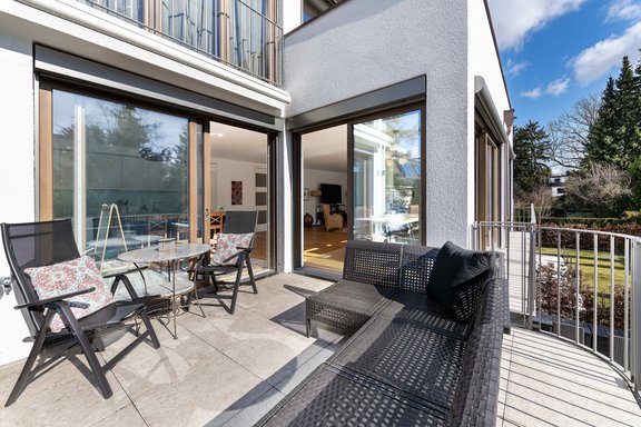 Sonnige Balkonterrasse