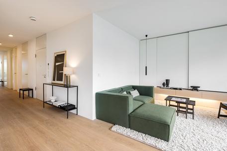Exclusive 4-room apartment with Holzrausch custom-made fittings and sunny west-facing terrace