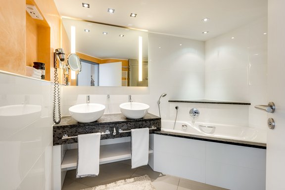 Master-Bad mit Stuccolustro