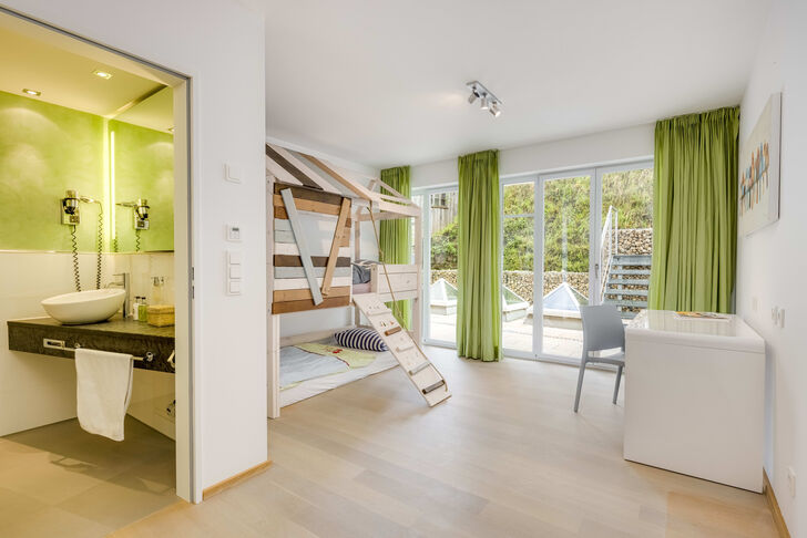 Zimmer mit Terrassenzugang