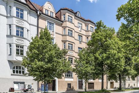 Exklusive 5-Zimmer-Dachterrassen-Wohnung über 2 Ebenen in Jugendstil-Altbau von 1911