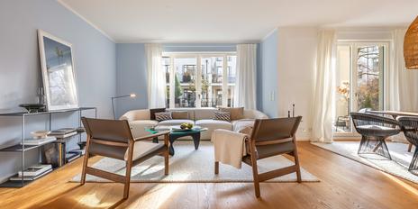 Exclusive, ready-to-move-in 3-room apartment with loggia in a sunny, quiet courtyard location