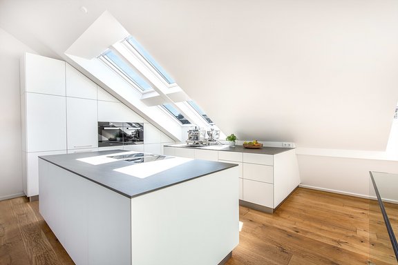 Weiße Schreiner Einbauküche