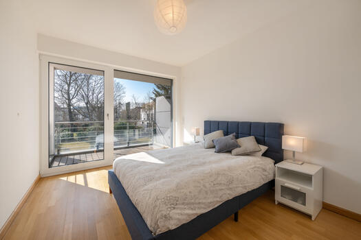 Four (bedroom) rooms on the upper floor