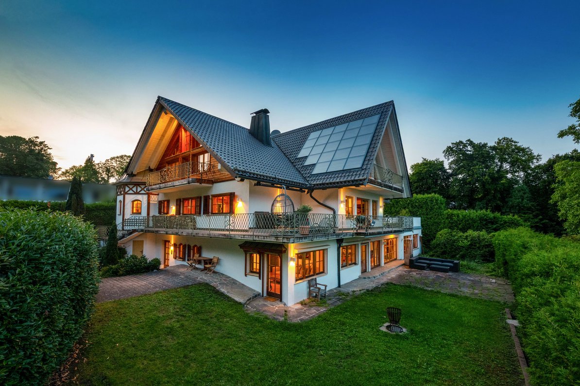 Hochwertige Landhaus-Villa