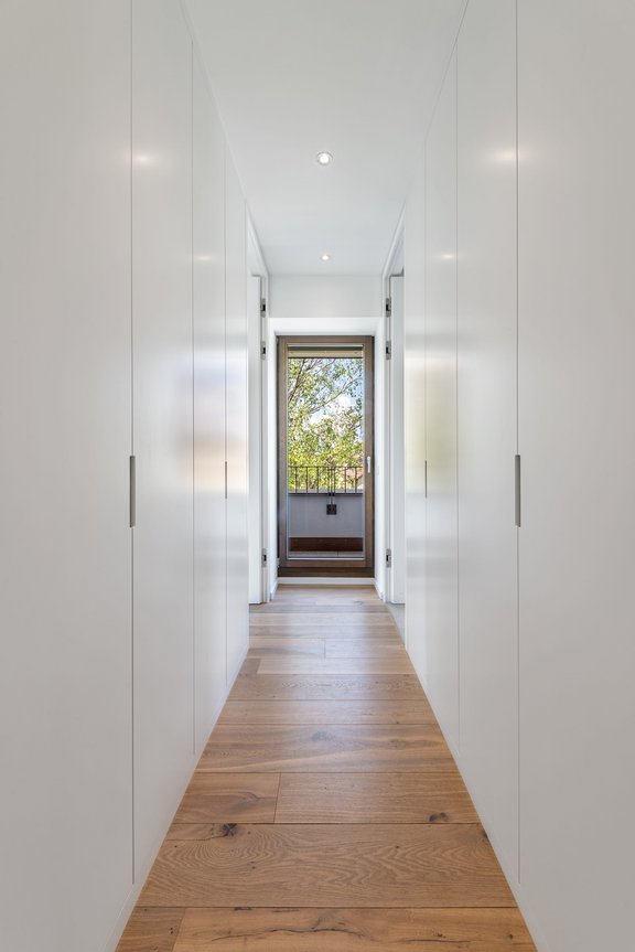 Ankleide mit Maßeinbauten