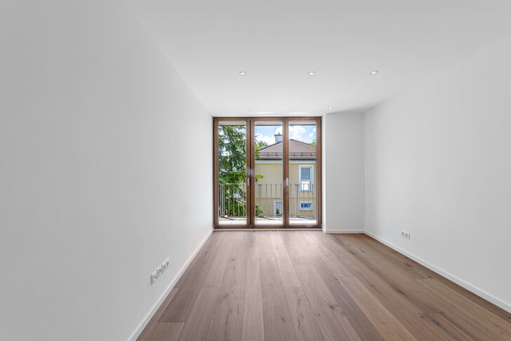 Kind/Gast/Arbeiten mit Balkon
