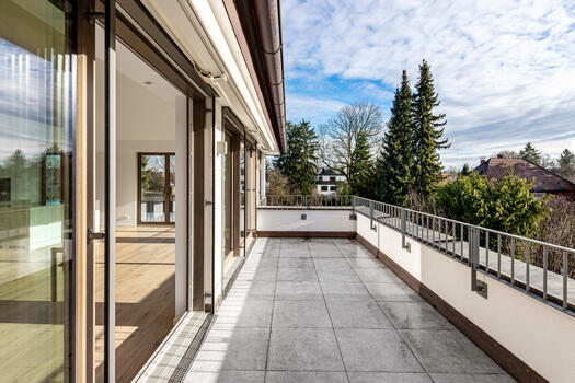 Spacious roof terrace