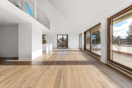 Exclusive gallery apartment with roof terrace and hobby room