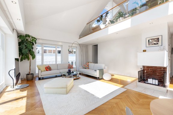 Wohn- / Essbereich mit Kamin