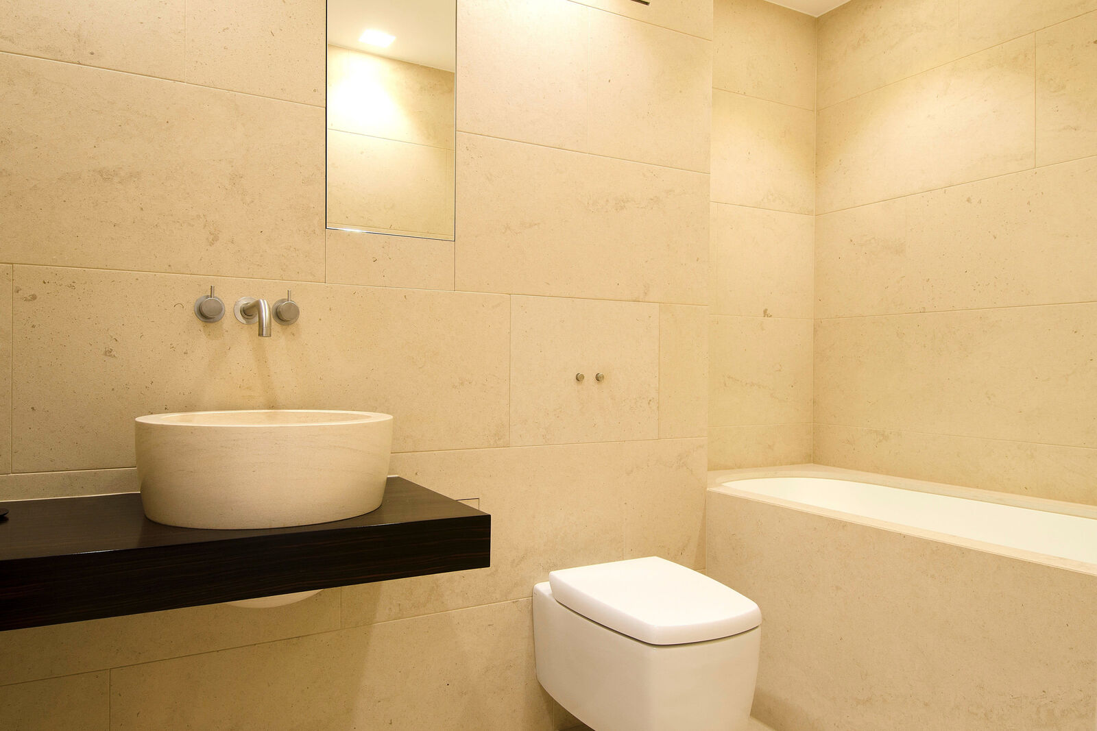 Designer-Bad mit Wanne