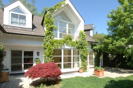 Exklusive Villenhälfte in Bestlage