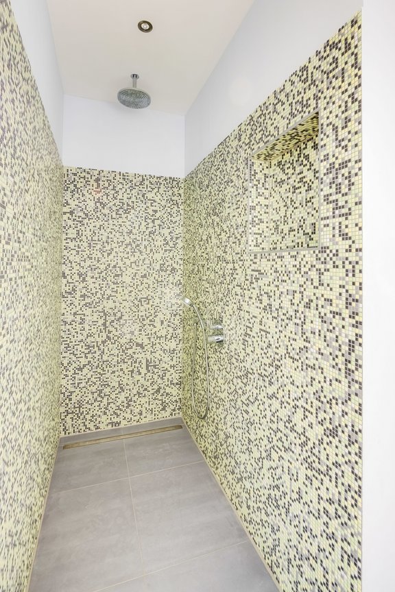 Walk-in-Dusche mit Rainshower