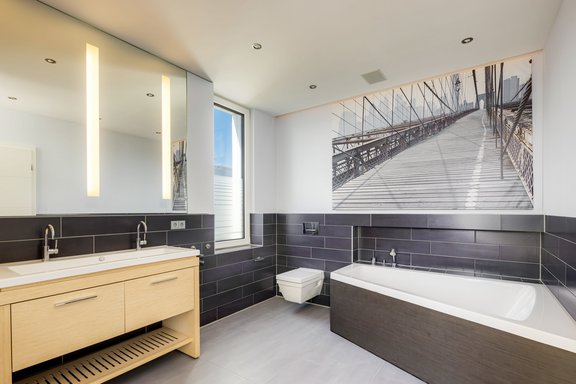 Zeitlos-modernes Hauptbad