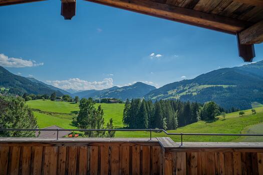 Blick bis in die Hohen Tauern