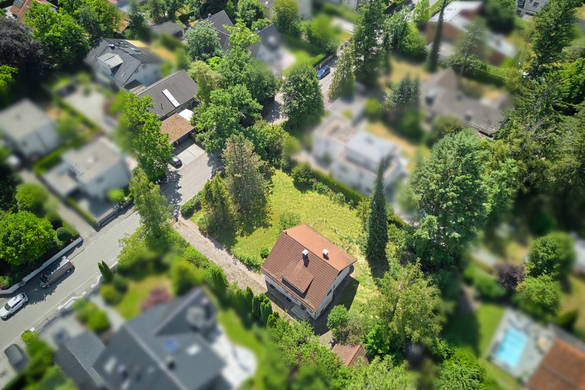 Grundstück mit Altbestand