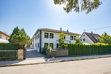 Exklusives Einfamilienhaus mit Garten in Südausrichtung