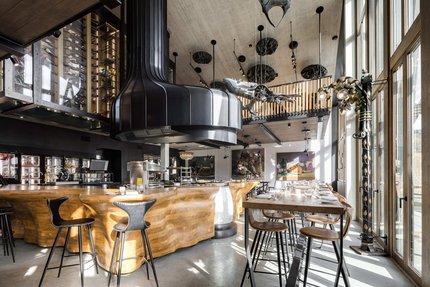 Hieronymus - flooded with light, artistic, full of character