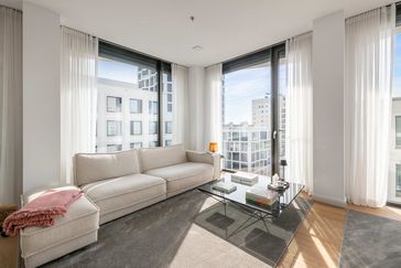Objektvideo ansehen: Exklusives Penthouse-Feeling: Designorientierte 3-Zimmer-Wohnung mit luxuriösem Flair