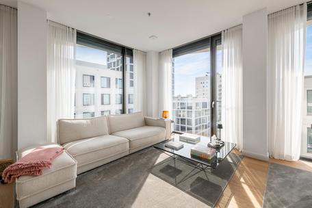 Exklusives Penthouse-Feeling: Designorientierte 3-Zimmer-Wohnung mit luxuriösem Flair