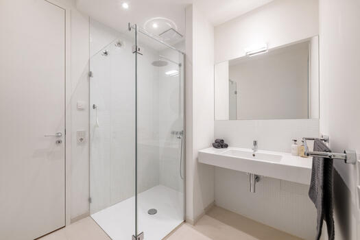 Bright bathroom design