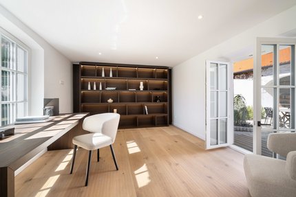 Arbeitszimmer mit Patio-Zugang