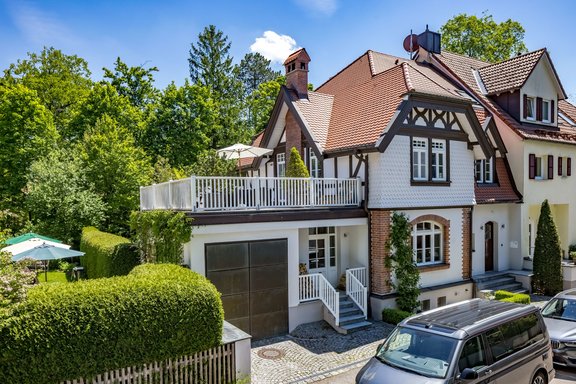 Historischer Cottage-Stil