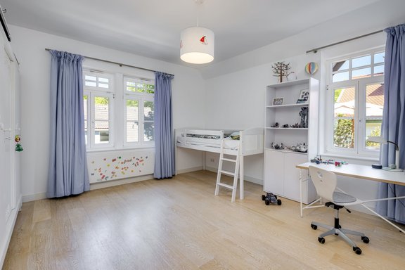 Freundliches Kinderzimmer