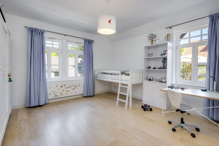 Freundliches Kinderzimmer