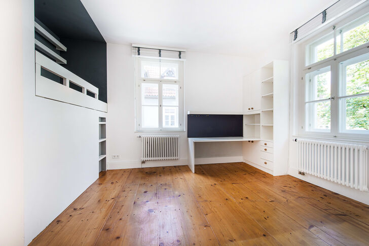 Kinderzimmer mit Schreinereinbauten