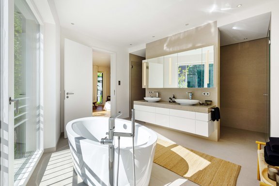 Luxuriöses Masterbad en suite