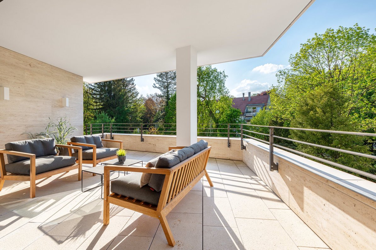 Sonnige Westterrasse