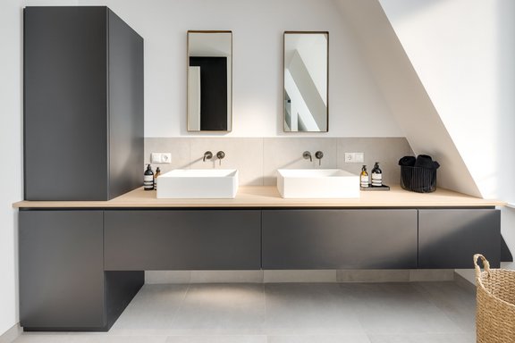 Großzügiges, helles Bad