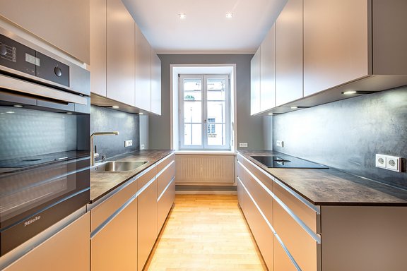 Elegant fitted kitchen