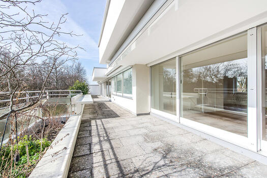 Nach Süden ausgerichtete Dachterrasse