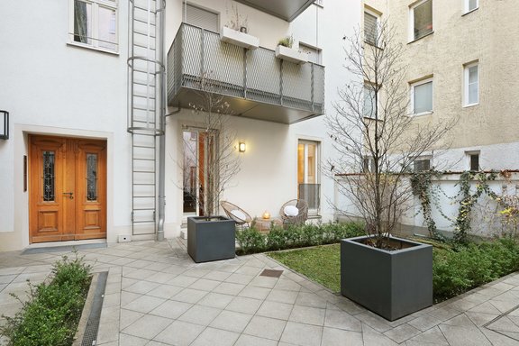 Eingang Rückgebäude