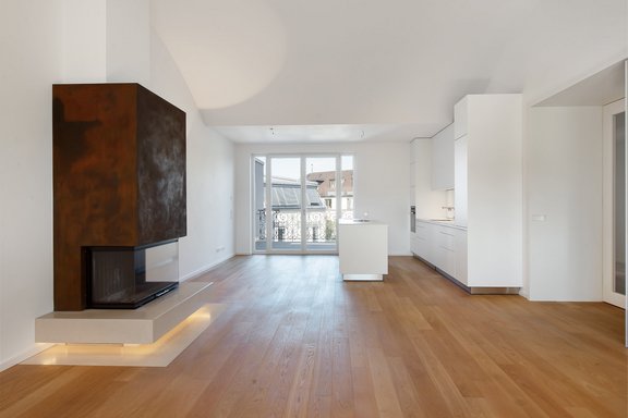 Offenes Wohnzimmer mit Küche