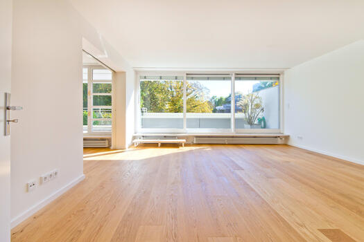 Light flooded living room