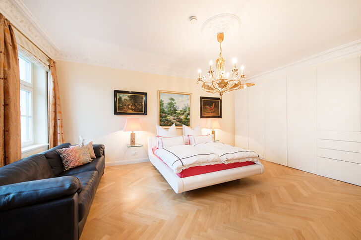 Schlafzimmer 1