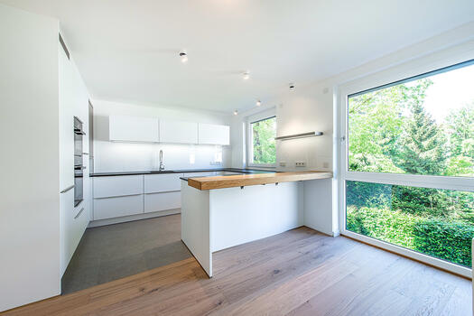 High quality fitted kitchen