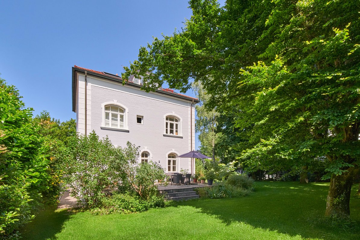 Elaborately renovated villa