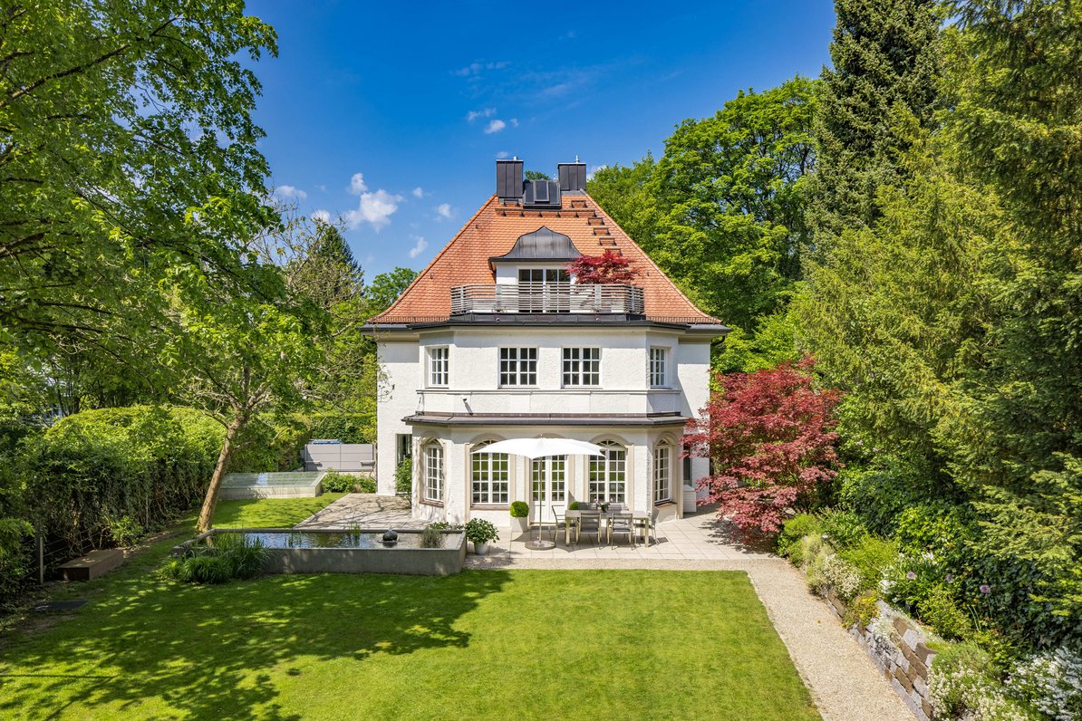 Directors&#039; villa from 1924